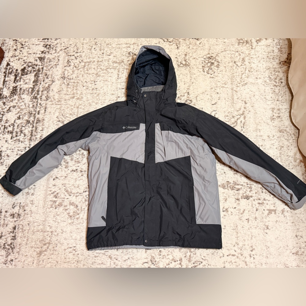 Columbia Mens 3 in 1 coat. Sz L